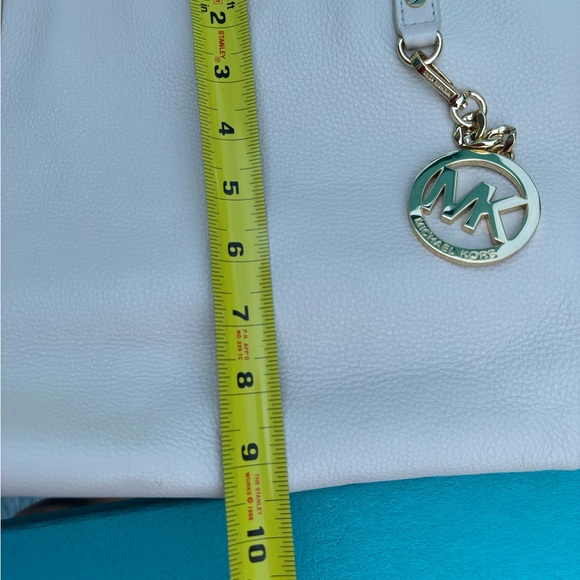 Michael Kors Cream with gold hardware pebbled leather bag EUC - Picture 12 of 16